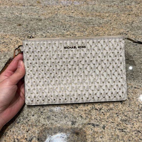 Michael Kors Handbags - Michael Kors Large Zip Leather Clutch Wristlet White